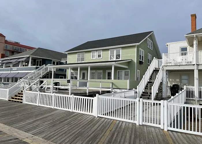 Sea Foam Ocean Front 1005